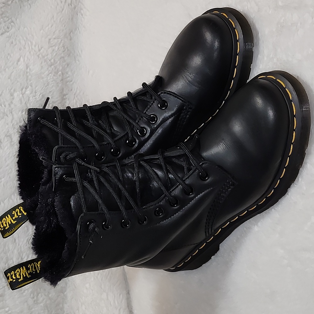 Dr. Martens Women's Serena Faux Fur Lined Black Learger Boots US Size 7 - Picture 8 of 16